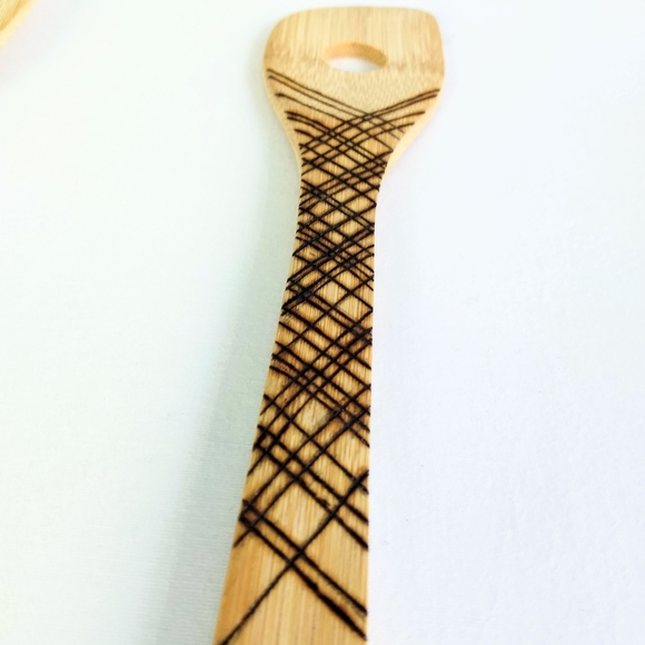 Hand Woodburn Geo Pattern Bamboo Kitchen Utensils - Picture 3 of 4